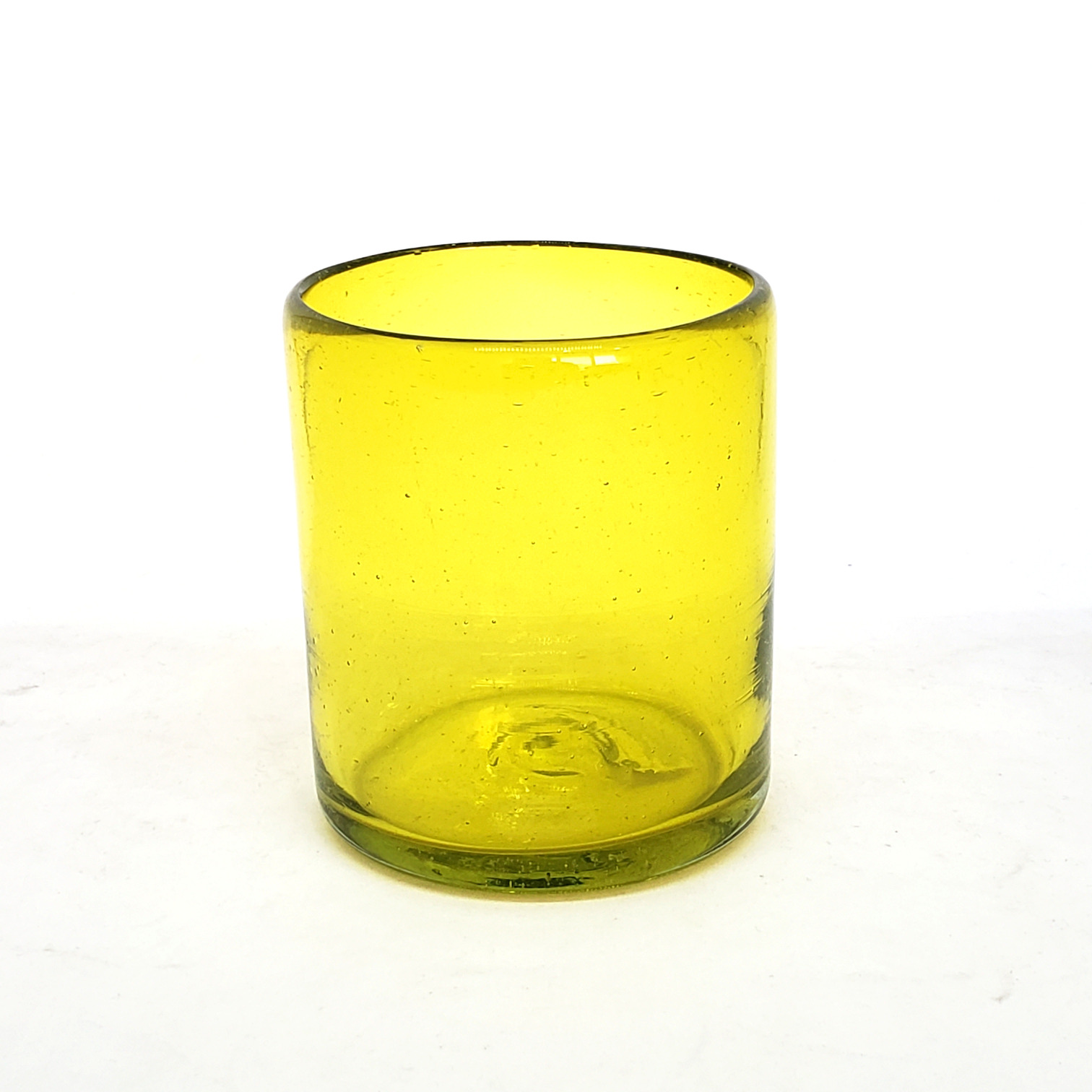 VIDRIO SOPLADO / Vasos chicos 9 oz color Amarillo Sólido (set de 6) / Éstos artesanales vasos le darán un toque colorido a su bebida favorita.